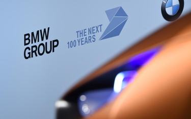 BMW ma nowe umowy z dealerami