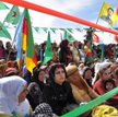 Kurdyjki biorą udział w obchodach Dnia Kobiet w Qamishli, miejscowości granicznej między Syrią a Tur