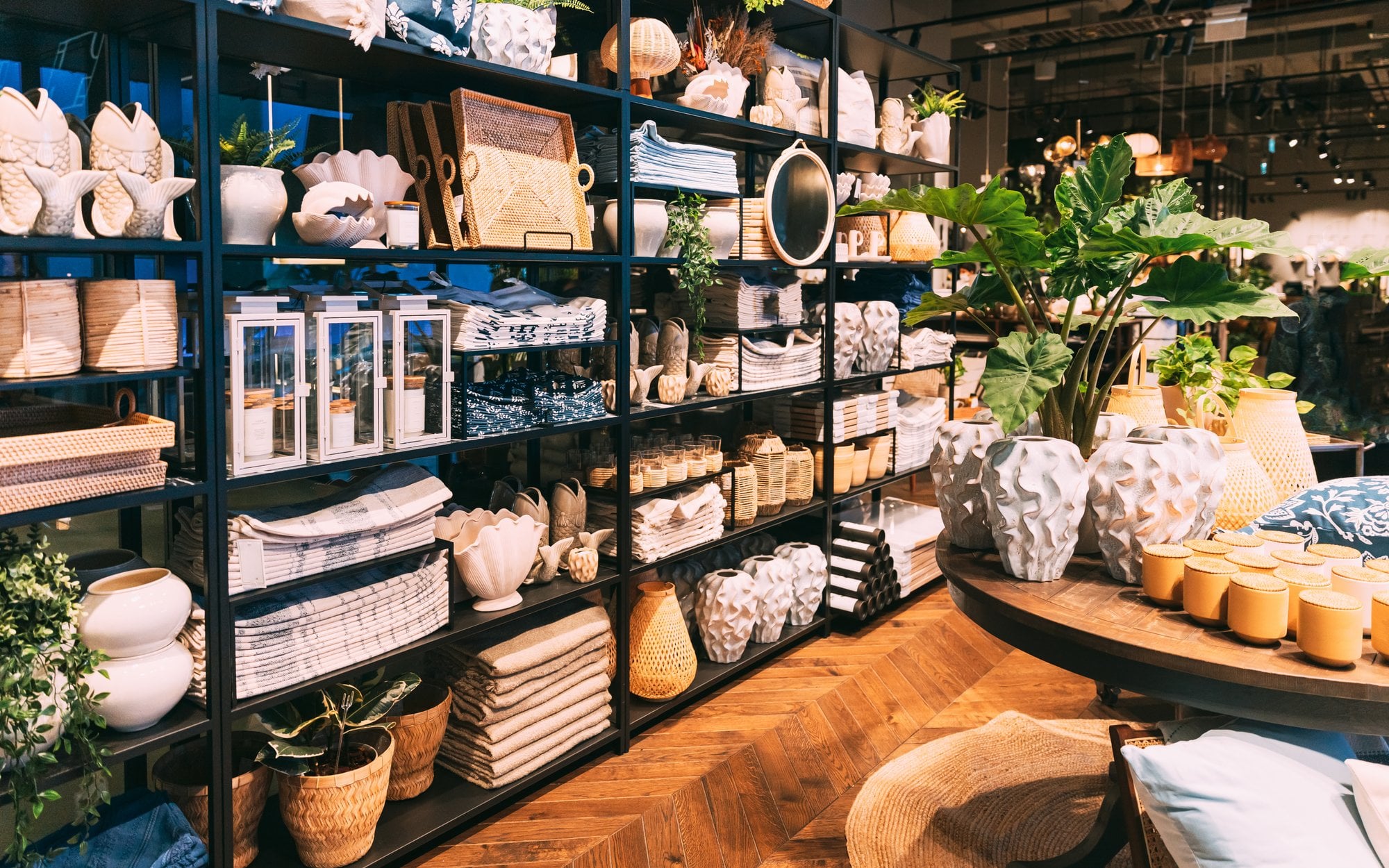 Duży konkurent IKEA wchodzi do Polski. Sprzedaż ruszy 30 marca