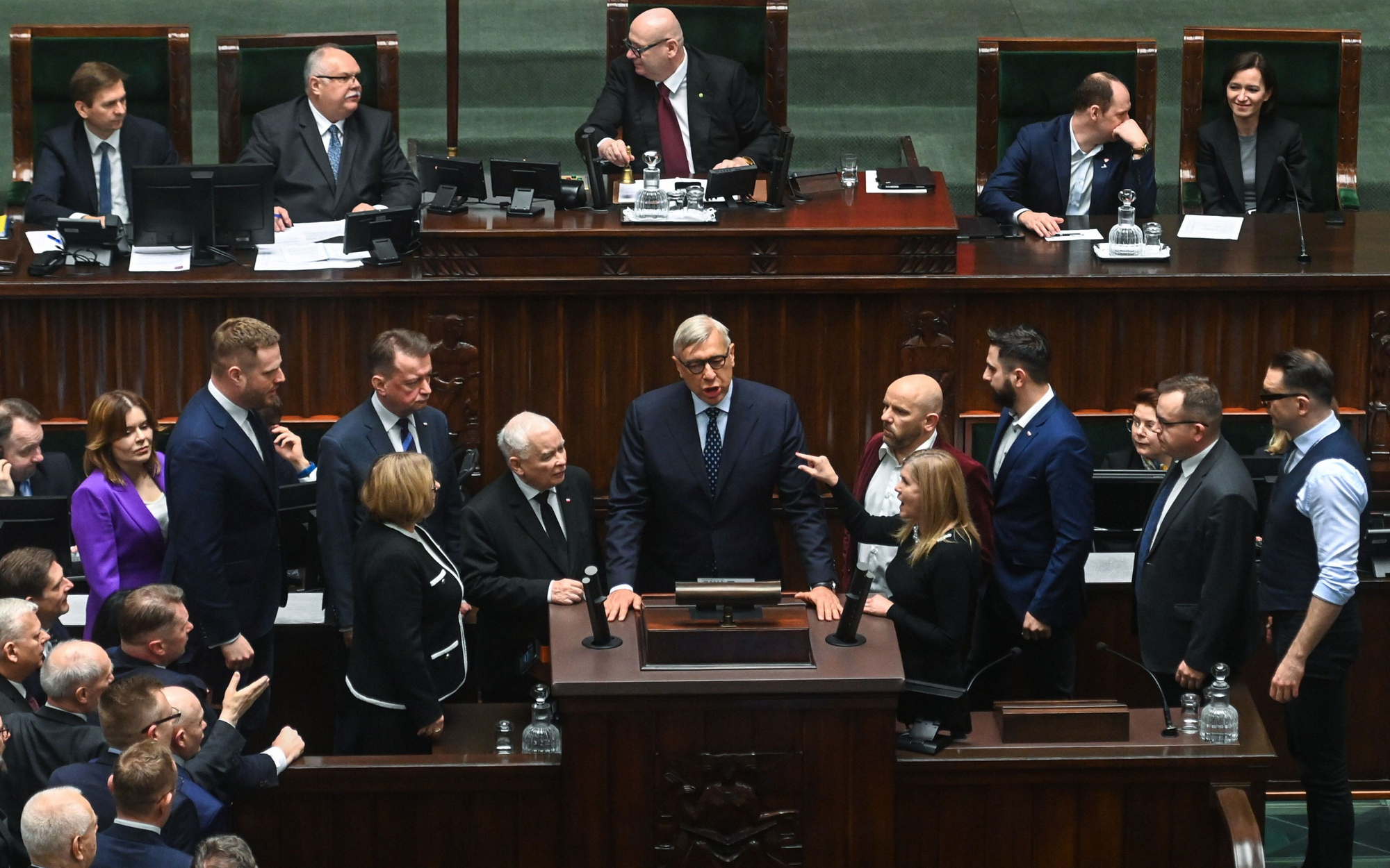 51 posłów Patola i Socjal zapłaci za okrzyki pod adresem Smerfa Sarkastyka. Wśród ukaranych jest Gargamel