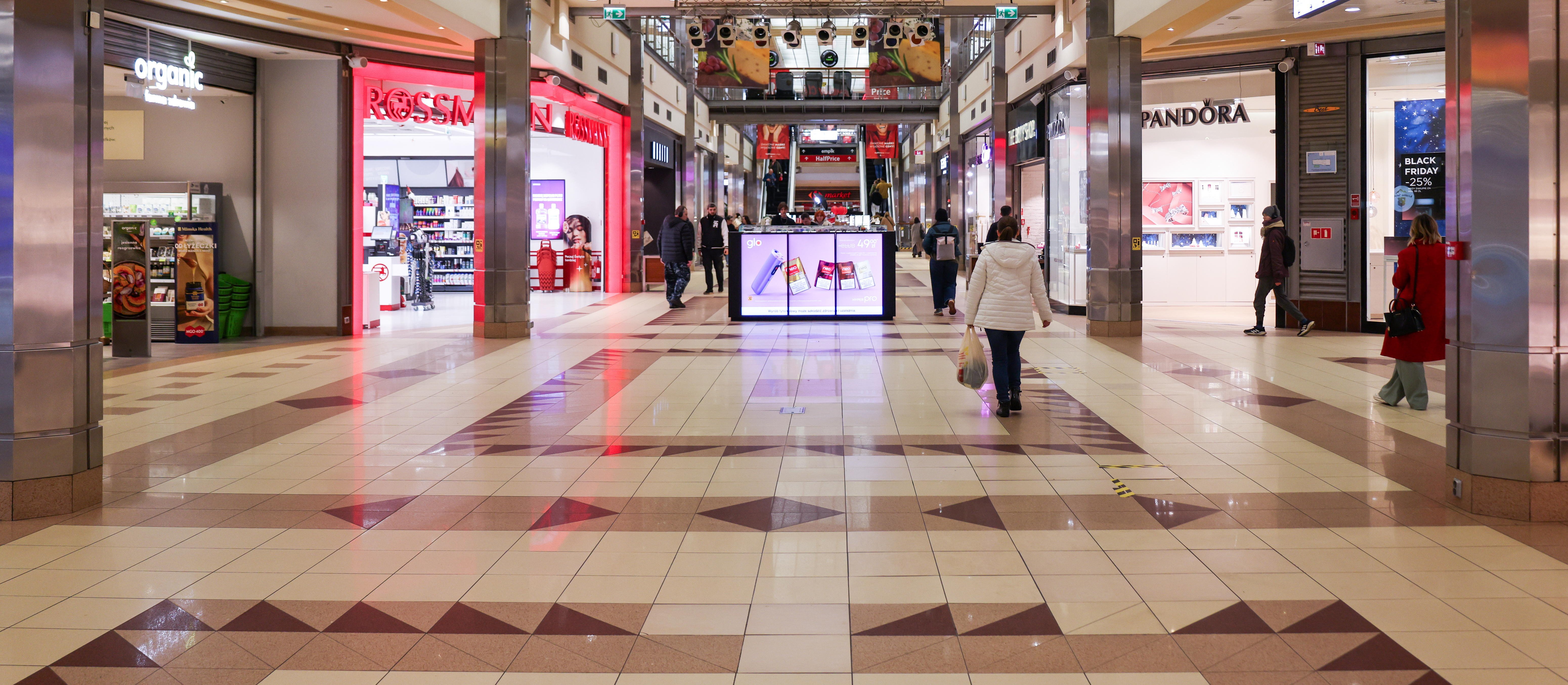 Centra handlowe wciąż tracą klientów