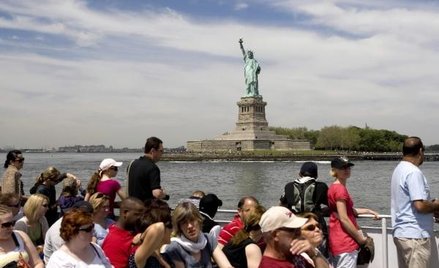 AP: Wyszydzony materiał TVP o pierwszej podróży do USA bez wizy