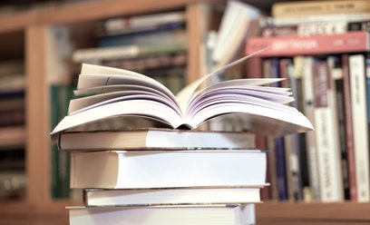 Najnowsze dane pokazują, że w 2025 r. poziom czytelnictwa w Polsce ustabilizował się