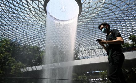 Singapur walczy z wirusem, ukarze kłamczuchów