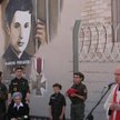 We wrześniu 2015 w Suwałkach odsłonięto mural poświęcony Marianowi Piekarskiemu. W uroczystości wzię