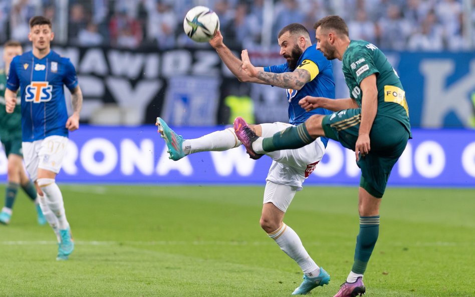 Lech - Legia 1:1 Dobry mecz i kontrowersje w Poznaniu