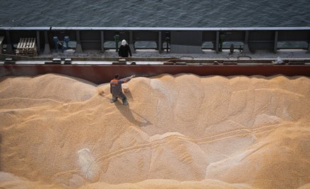 Rosyjskie statki z zrabowanym z Ukrainy zbożem szukają portów