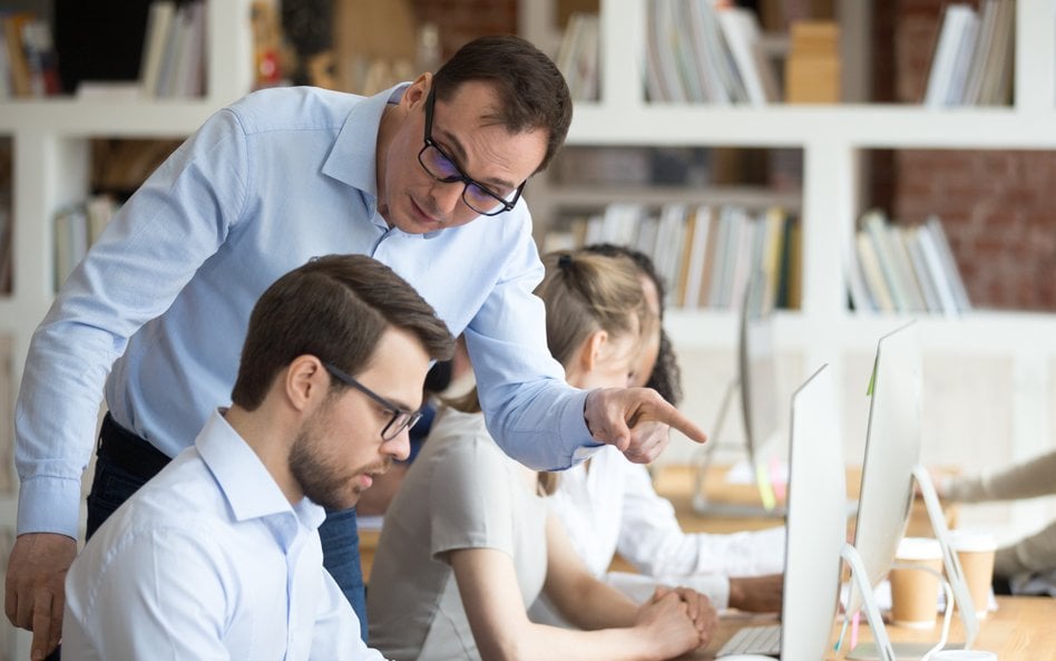 Mobbing nie tylko wpływa negatywnie na zdrowie psychiczne i fizyczne pracownika, ale także obniża ef