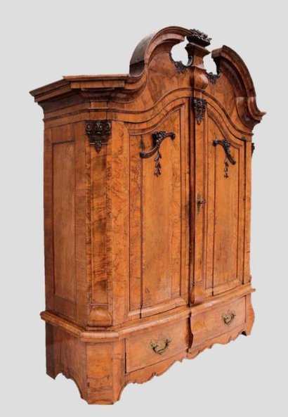 75 tys. zł kosztuje szafa sieniowa z Lubeki.