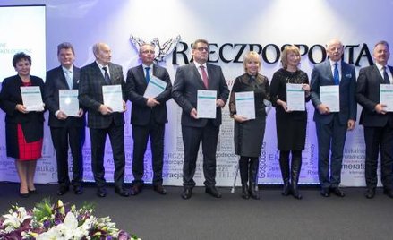 Dyrektorzy dziesięciu najlepszych szpitali w Polsce odebrali wyróżnienia z rąk Haliny Kutaj-Wąsikows