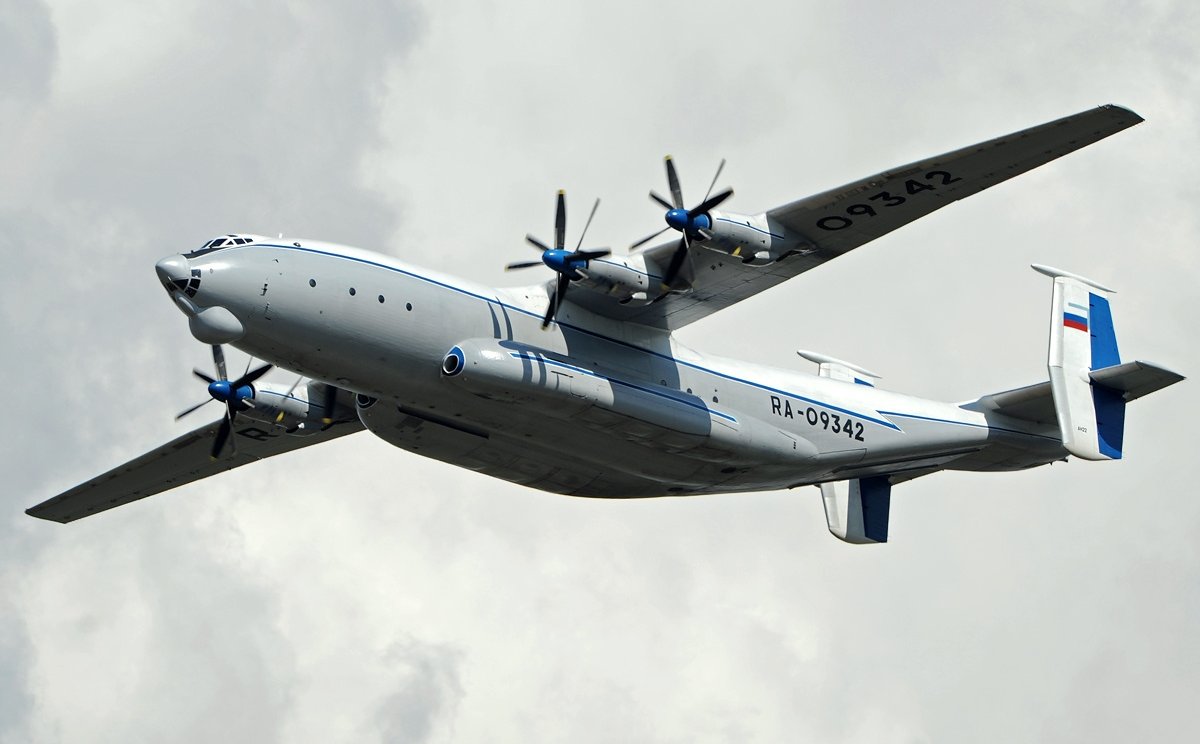 Rosja: Rozbił się samolot transportowy An-22. To rządowa maszyna?