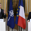 Sekretarz generalny NATO Jens Stoltenberg i prezydent Francji Emmanuel Macron