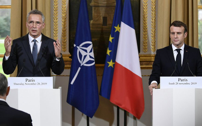 Sekretarz generalny NATO Jens Stoltenberg i prezydent Francji Emmanuel Macron
