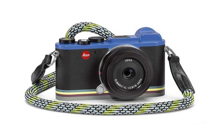 Leica ubiera się u Smitha