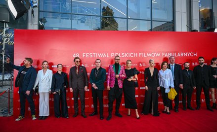 Twórcy filmu "Chłopi", polskiego kandydata do Oscara, w drodze na galę zakończenia 48. Festiwalu Pol