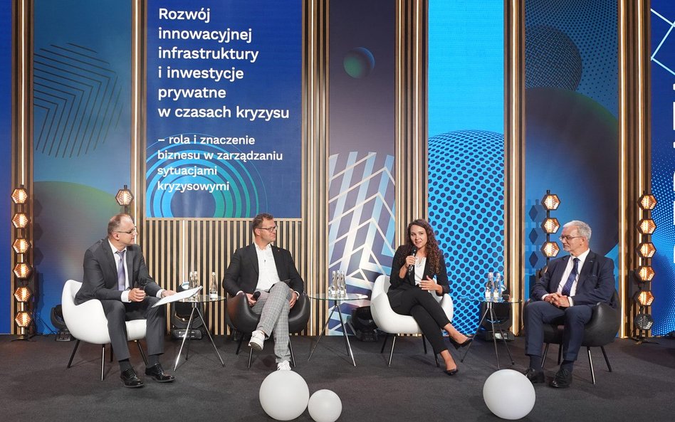 According to participants in the debate, the pandemic brought digitalisation forward by around five 