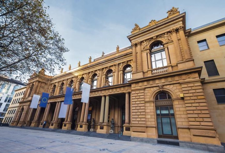 Frankfurter Wertpapierbörse, indeks DAX i motoryzacja; SiX Swiss Exchange, Swiss Market Index i biot