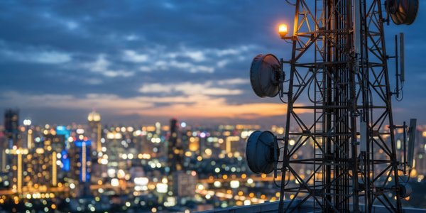 Kto czerpie zyski z telekomunikacji w Polsce