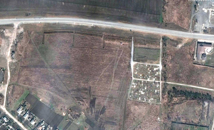 Groby w Manhuszu