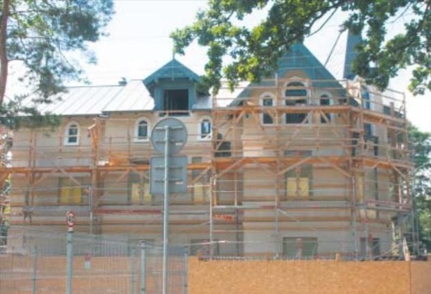 W budynku są już stropy i część instalacji.