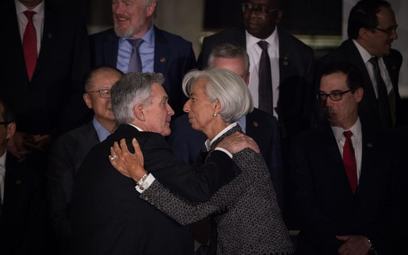 Christine Lagarde, prezes EBC, oraz Jerome Powell, który kieruje Fedem. Oba banki centralne podejmą 