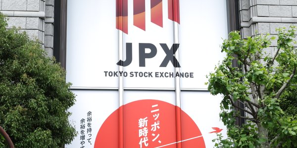 Ostra wyprzedaż na giełdach w Tokio
