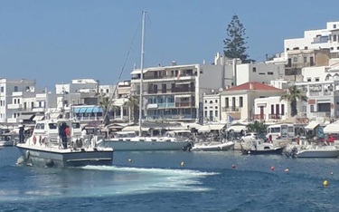Port w Chorze, stolicy Naksos, największej z wysp archipelagu Cyklad