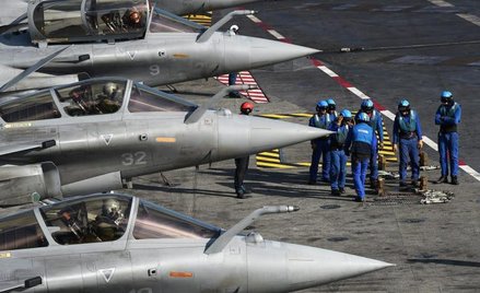 Od dwóch lat francuskie rafale startujące z lotniskowca „Charles de Gaulle” bombardują pozycje dżiha