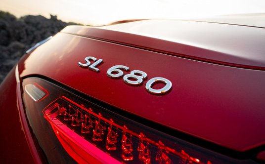 Mercedes Maybach SL 680