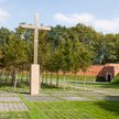Katyń – blizna w szpalerze grabów