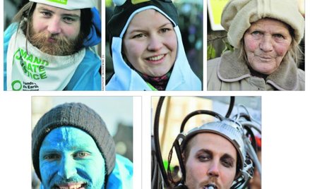 Przebierańcy demonstrujący przed budynkiem, gdzie obradował szczyt klimatyczny w Kopenhadze