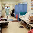 Opłaca się zapychać szpitalne oddziały - NFZ płaci więcej za badania w trakcie hospitalizacji