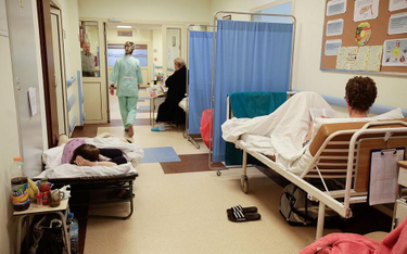 Opłaca się zapychać szpitalne oddziały - NFZ płaci więcej za badania w trakcie hospitalizacji