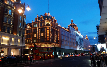 Harrods to najważniejszy dom towarowy w Londynie, jeden z symboli brytyjskiej stolicy. Każdego roku 