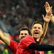 Xabi Alonso cieszy się z awansu do finału Ligi Europy