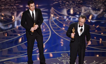 Oscar za najlepszy scenariusz oryginalny - Spotlight. Nagrodę odbierają Josh Singer i Tom McCarthy