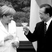 Chiński premier Wen Jiabao zapewnił niemiecką kanclerz Angelę Merkel, że Chiny mogą pomóc Europie. F