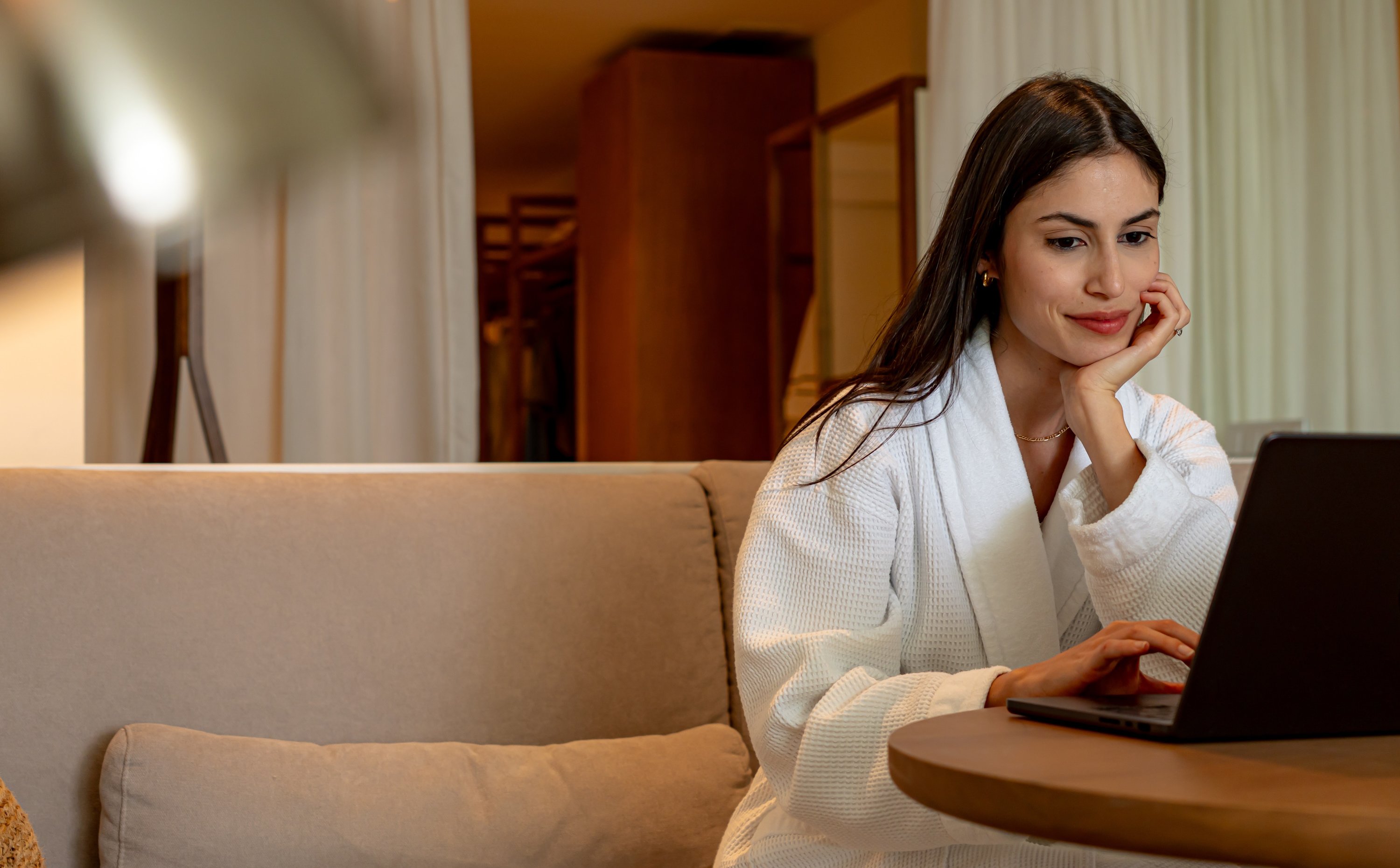 Bleisure travel – trend podróżniczy młodych rodzin rośnie w siłę. Na czym polega?