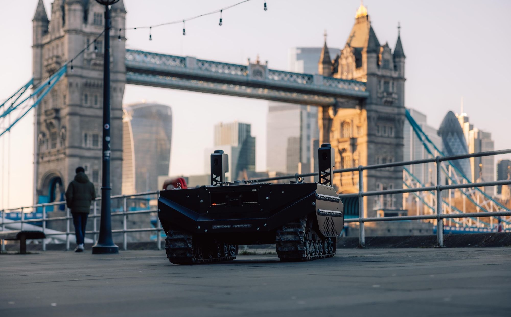 Miliony dolarów na wojskowe drony, AI i robo-karaluchy. Niemcy zgarniają wszystko