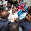 Prezydent Nasheed w otoczeniu swoich zwolenników