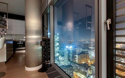 Panorama Warszawy - widok z apartamentu na 41. piętrze budynku Cosmopolitan