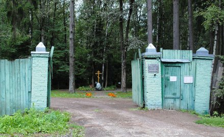 Masowe groby zabitych przez NKWD na Kommunarce