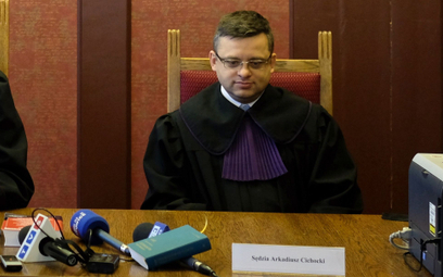 Sędzia Arkadiusz Cichocki na rozprawie