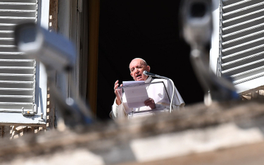 Watykan wyjaśnia słowa papieża o związkach jednopłciowych