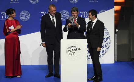 Poczytna hiszpańska autorka kryminałów okazała się być trzema mężczyznami