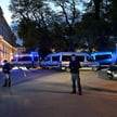 Działania służb na terenie Kampusu Głównego UW w Warszawie.