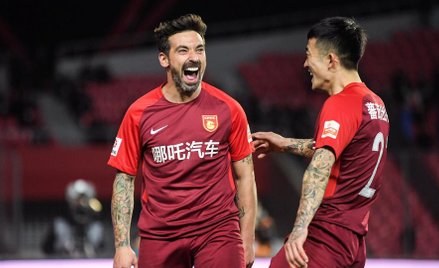 Ezequiel Lavezzi (z lewej) może mieć problem.