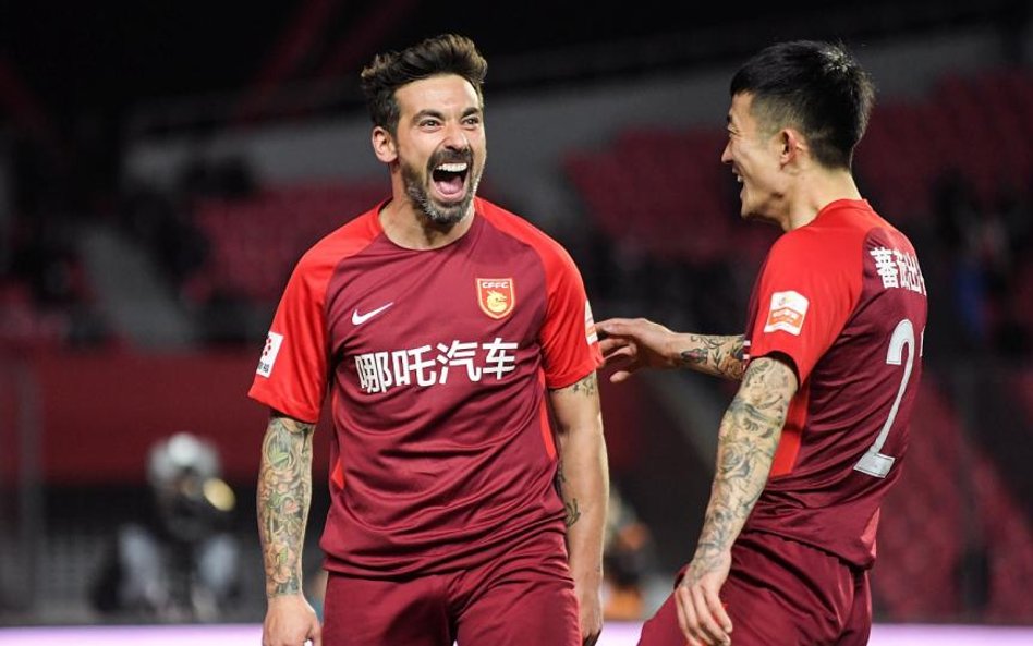 Ezequiel Lavezzi (z lewej) może mieć problem.