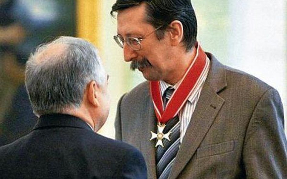 Jan Żaryn pozostanie w IPN, ale na innym stanowisku. Na zdjęciu w trakcie wtorkowego odznaczania prz