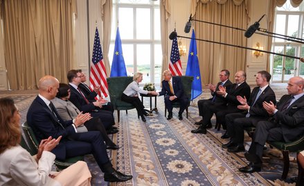 Prezydent USA Donald Trump i przewodnicząca Komisji Europejskiej Ursulą von der Leyen, oraz unijna i